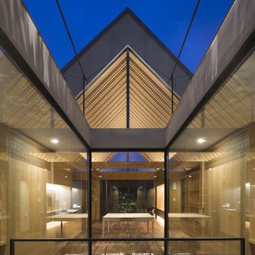 Ark / apollo architects & associates