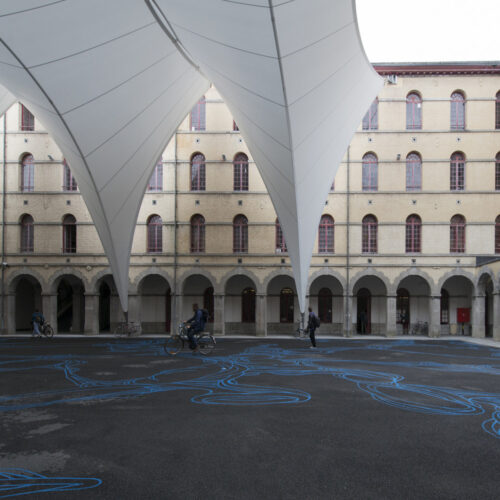 Covering of the courtyard of the carré des arts in mons / agwa + ney & partners
