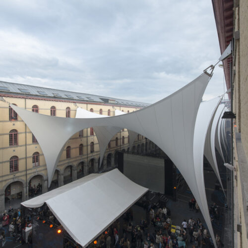 Covering of the courtyard of the carré des arts in mons / agwa + ney & partners
