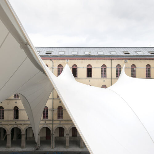 Covering of the courtyard of the carré des arts in mons / agwa + ney & partners