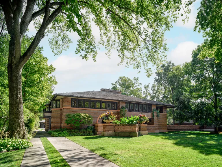 Arthur heurtley house designed by frank lloyd wright 1902. Photography copyright of © james caulfield