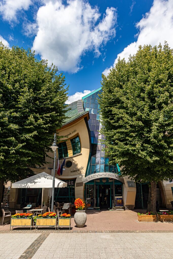 Krzywy Domek - Crooked House / Szotynscy &Amp; Zaleski 5 Krzywy domek (crooked house) / szotynscy & zaleski