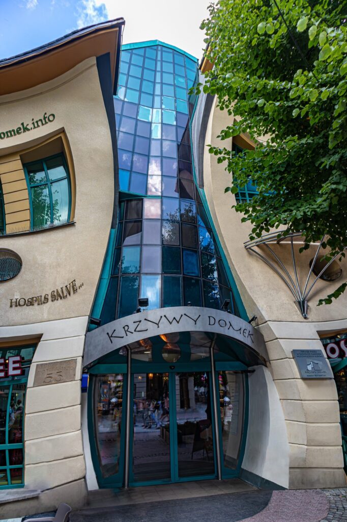Krzywy Domek - Crooked House / Szotynscy &Amp; Zaleski 12 Krzywy domek (crooked house) / szotynscy & zaleski