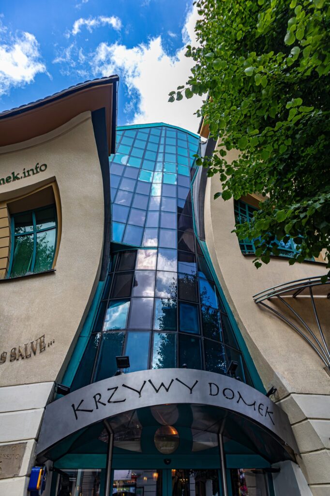 Krzywy Domek - Crooked House / Szotynscy &Amp; Zaleski 17 Krzywy domek (crooked house) / szotynscy & zaleski
