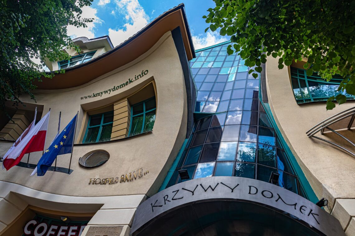 Krzywy Domek - Crooked House / Szotynscy &Amp; Zaleski 20 Krzywy domek (crooked house) / szotynscy & zaleski