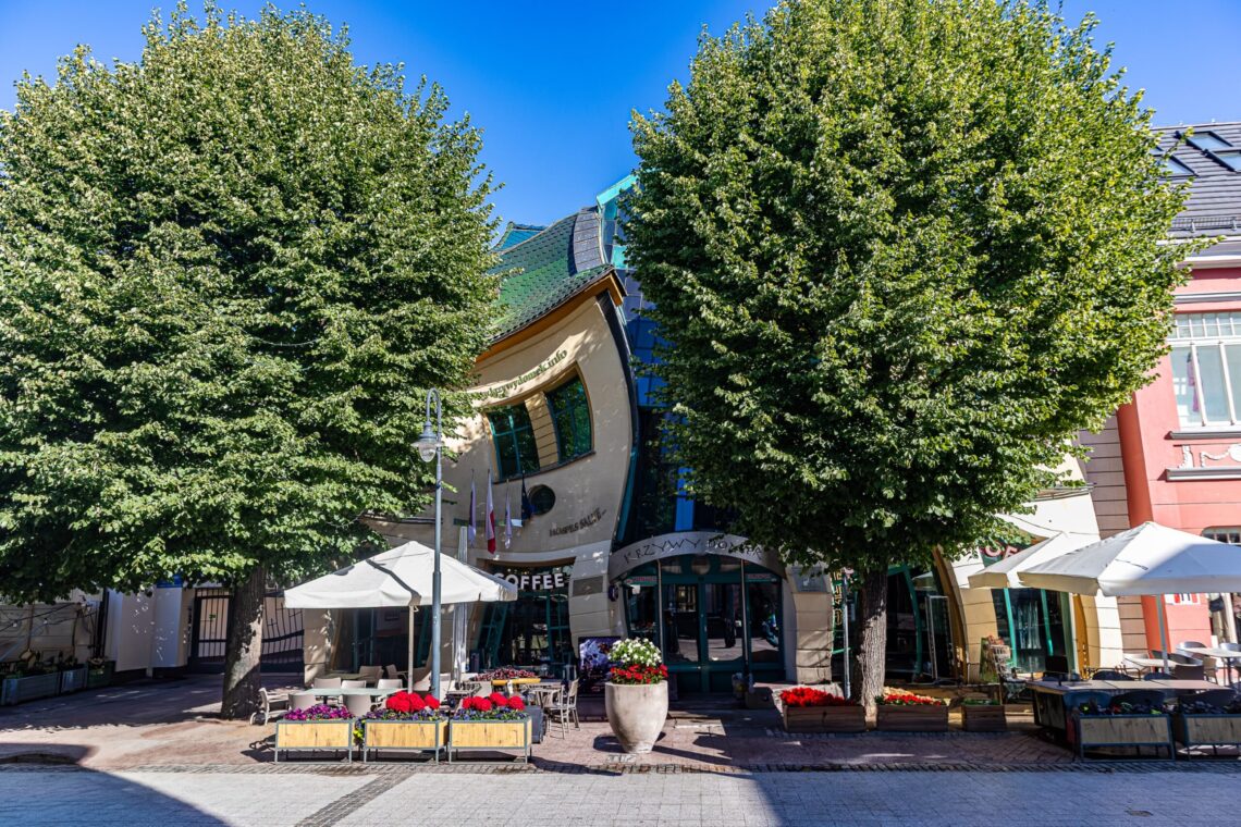 Krzywy Domek - Crooked House / Szotynscy &Amp; Zaleski 6 Krzywy domek (crooked house) / szotynscy & zaleski