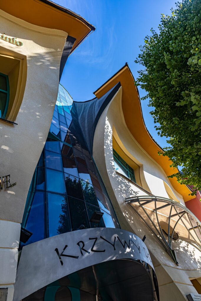Krzywy Domek - Crooked House / Szotynscy &Amp; Zaleski 21 Krzywy domek (crooked house) / szotynscy & zaleski