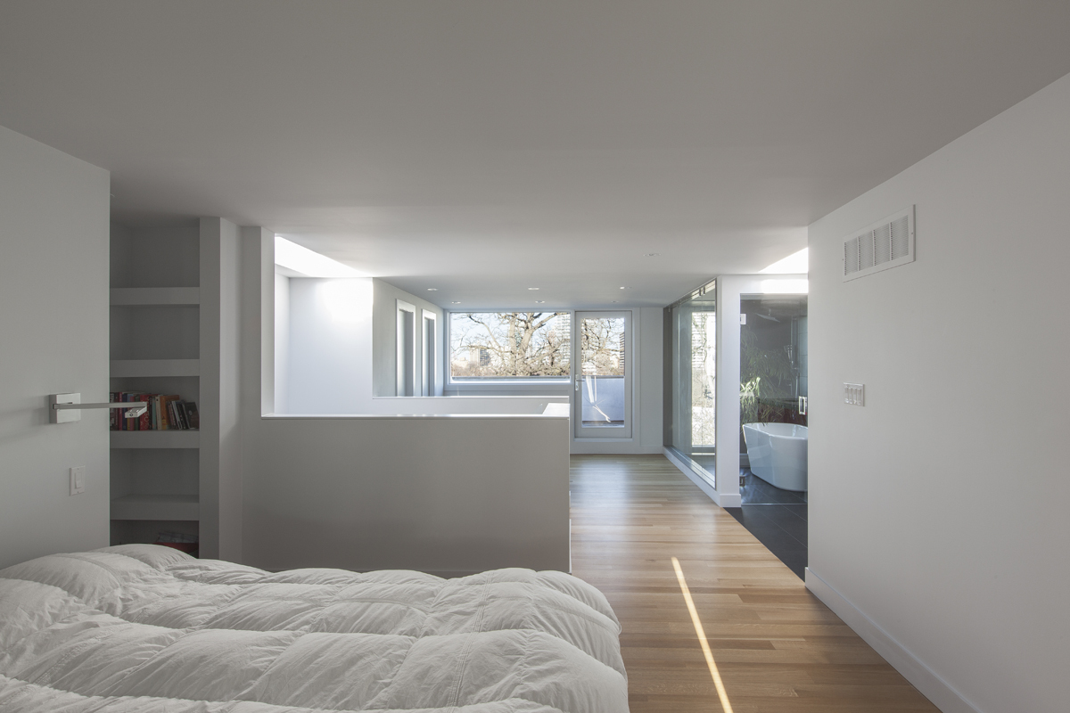 Instar house / atelier rzlbd
