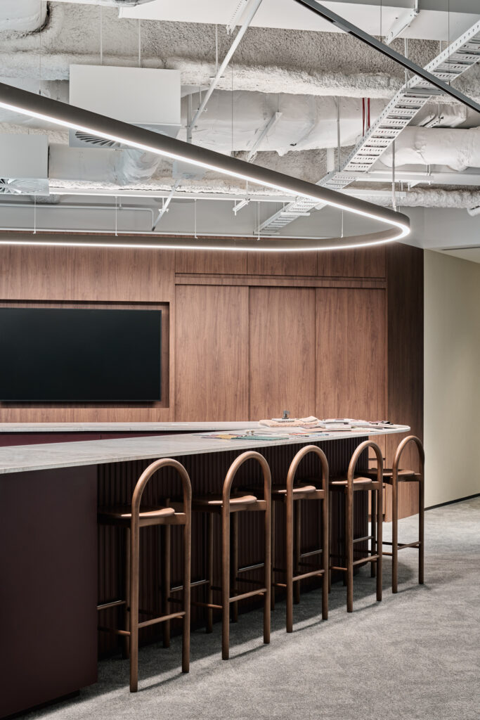 Jll’s New Melbourne Office Honors The City’s Textile Heritage 29 Jll’s new melbourne office honors the city’s textile heritage