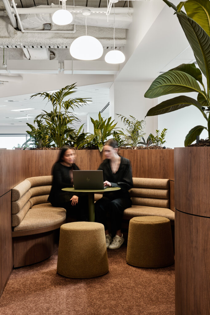 Jll’s New Melbourne Office Honors The City’s Textile Heritage 38 Jll’s new melbourne office honors the city’s textile heritage