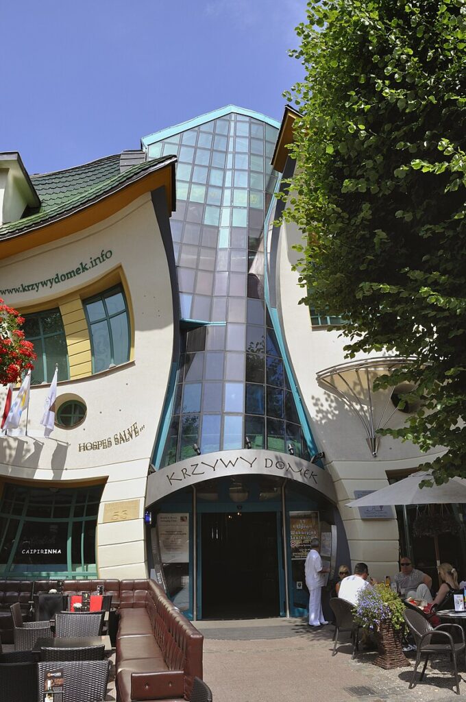 Krzywy Domek - Crooked House / Szotynscy &Amp; Zaleski 11 Krzywy domek (crooked house) / szotynscy & zaleski