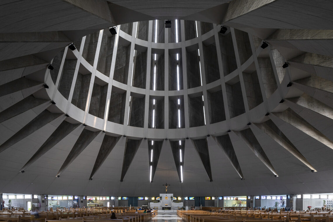 Brutalist Italy / Roberto Conte And Stefano Perego 16 Our lady of tears sanctuary, syracuse michel andrault, pierre parat, 1966-1994 © roberto conte.