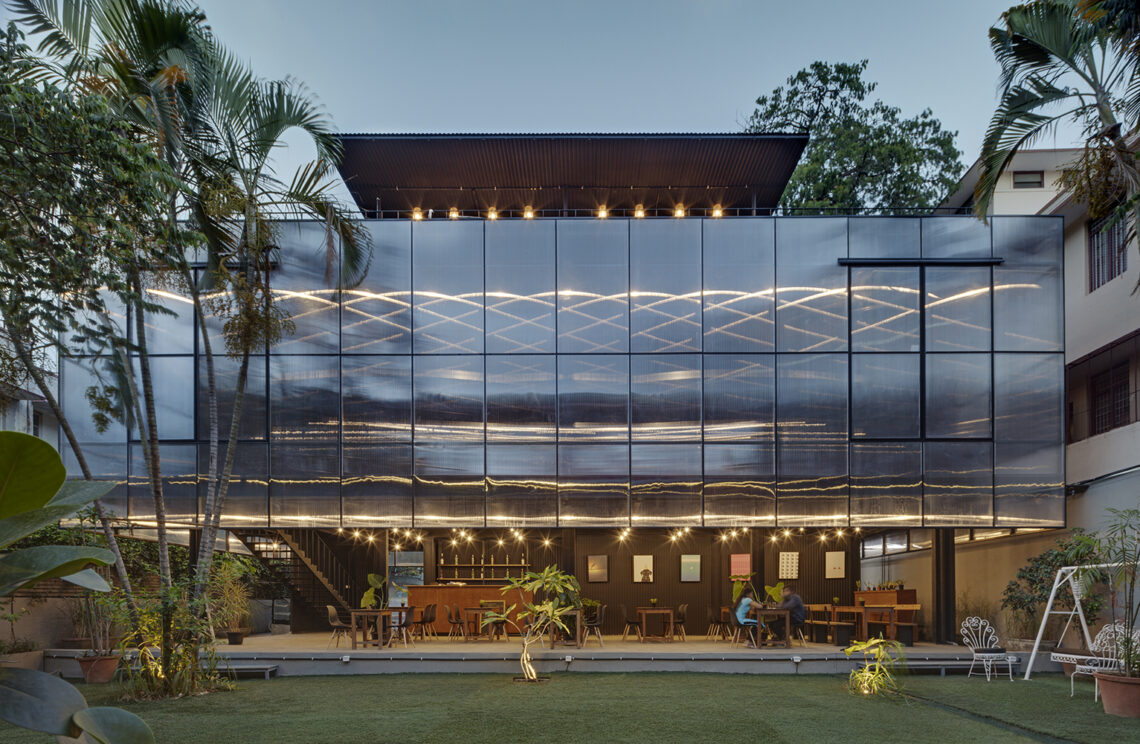 The Courtyard / M9 Design Studio 18 The courtyard / m9 design studio