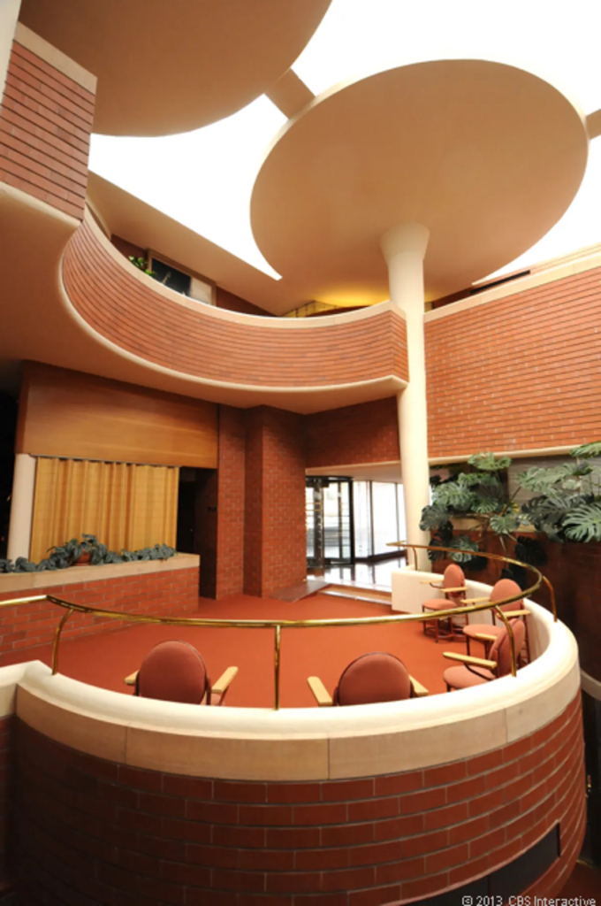 Frank Lloyd Wrightโs Architectural Mastery In Supporting 60 Tons On Lily Pad Columns At Sc Johnson Headquarters 11 Frank lloyd wright's architectural feat: supporting 60 tons on a lily pad columns at sc johnson headquarters