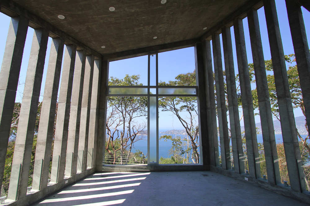 Sunset chapel / bnkr