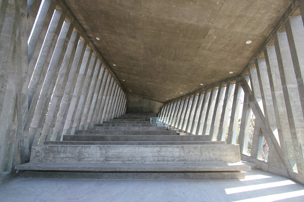 Sunset chapel / bnkr