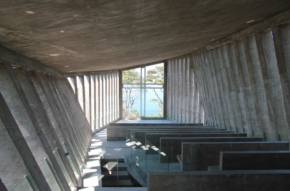 Sunset chapel / bnkr