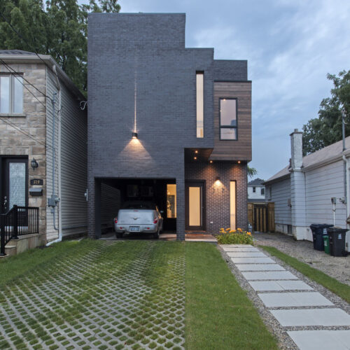 Totem House / Atelier Rzlbd 2 Totem house / atelier rzlbd