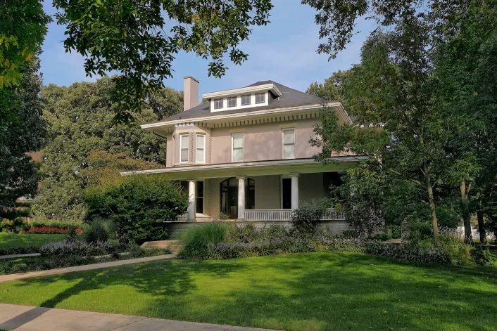 William and frances copeland house remodel and designed by frank lloyd wright 1909. Photography copyright of © james caulfield