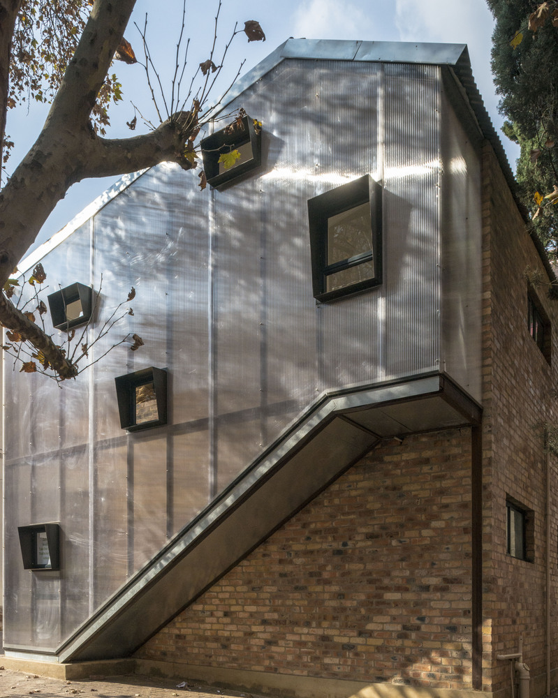 Hillbrow counselling centre / local studio