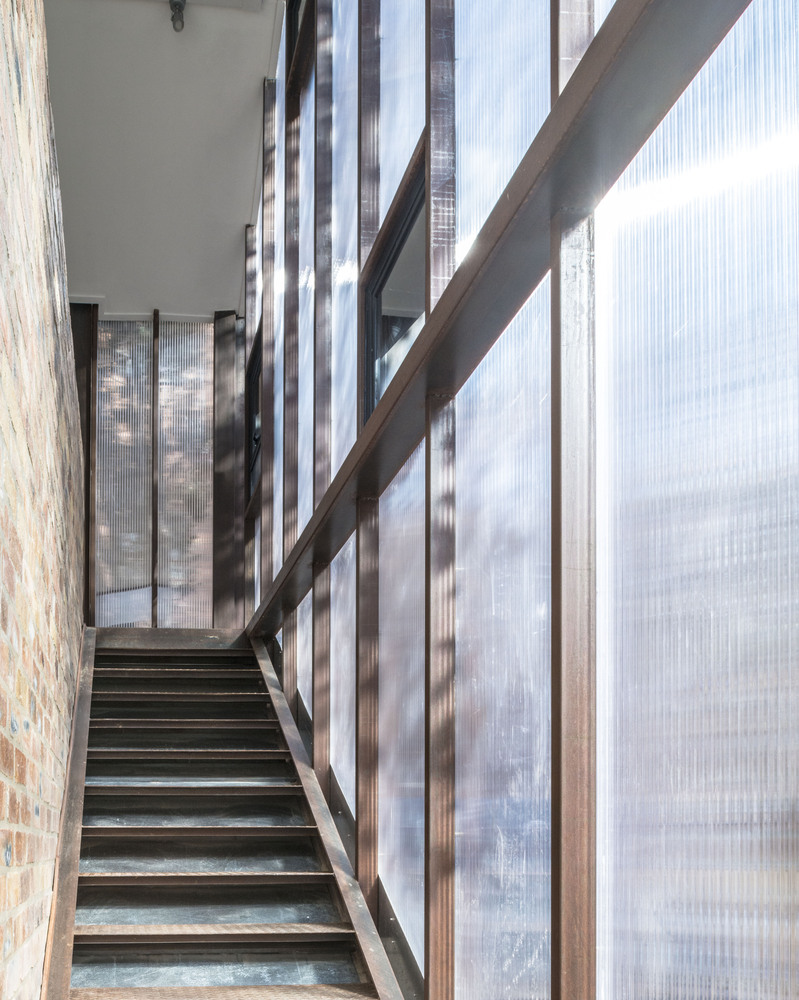 Hillbrow counselling centre / local studio