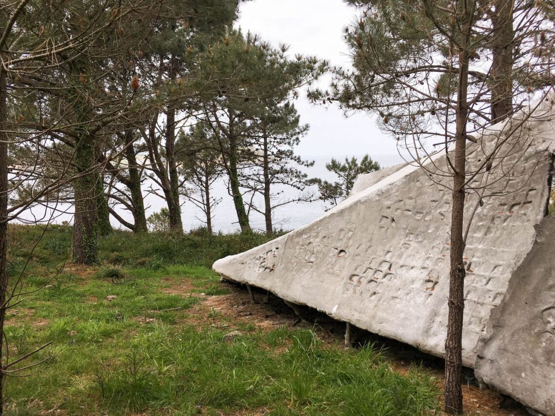 Concrete Tent / Ensamble Studio 14 Concrete tent / ensamble studio