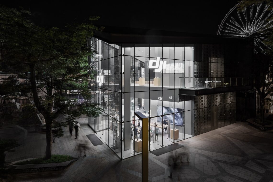 Dji Retail Store / E Studio 26 Dji retail store / e studio