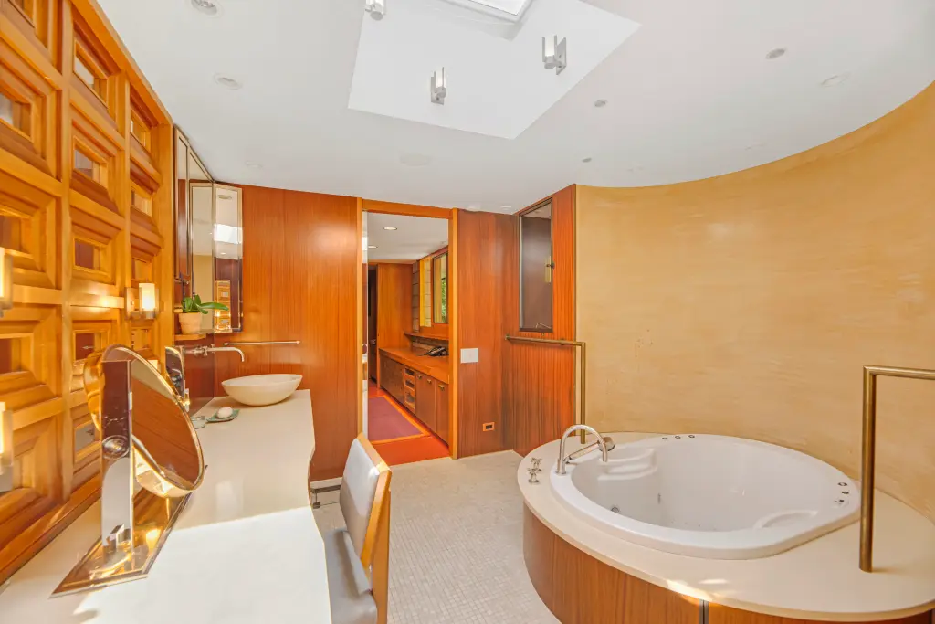 Frank Lloyd Wright'S Iconic Tirranna Home In Connecticut Sells For $6 Million 9 Frank lloyd wright's iconic tirranna home in connecticut sells for $6 million