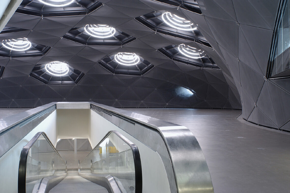 Kunsthaus Graz / Peter Cook And Colin Fournier | Classics On Architecture Lab 29 Kunsthaus graz / peter cook and colin fournier | classics on architecture lab
