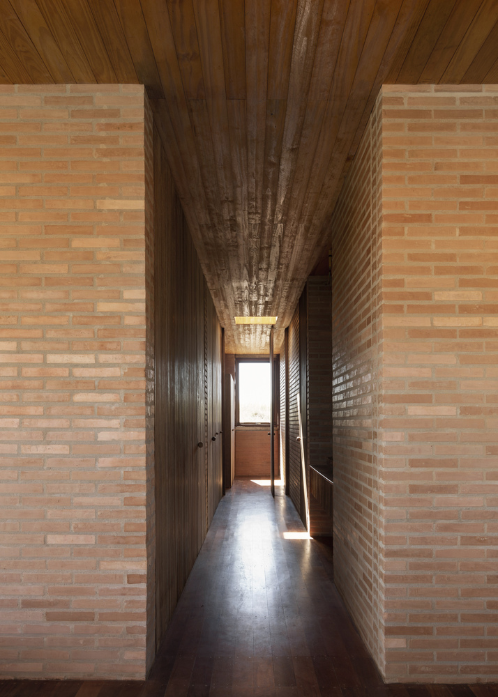 33 House In Cunha House in cunha / arquipélago arquitetos