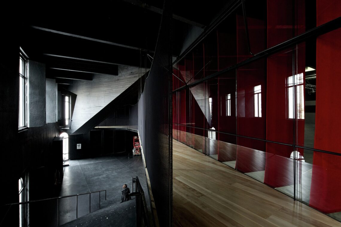 Nave / smiljan radic