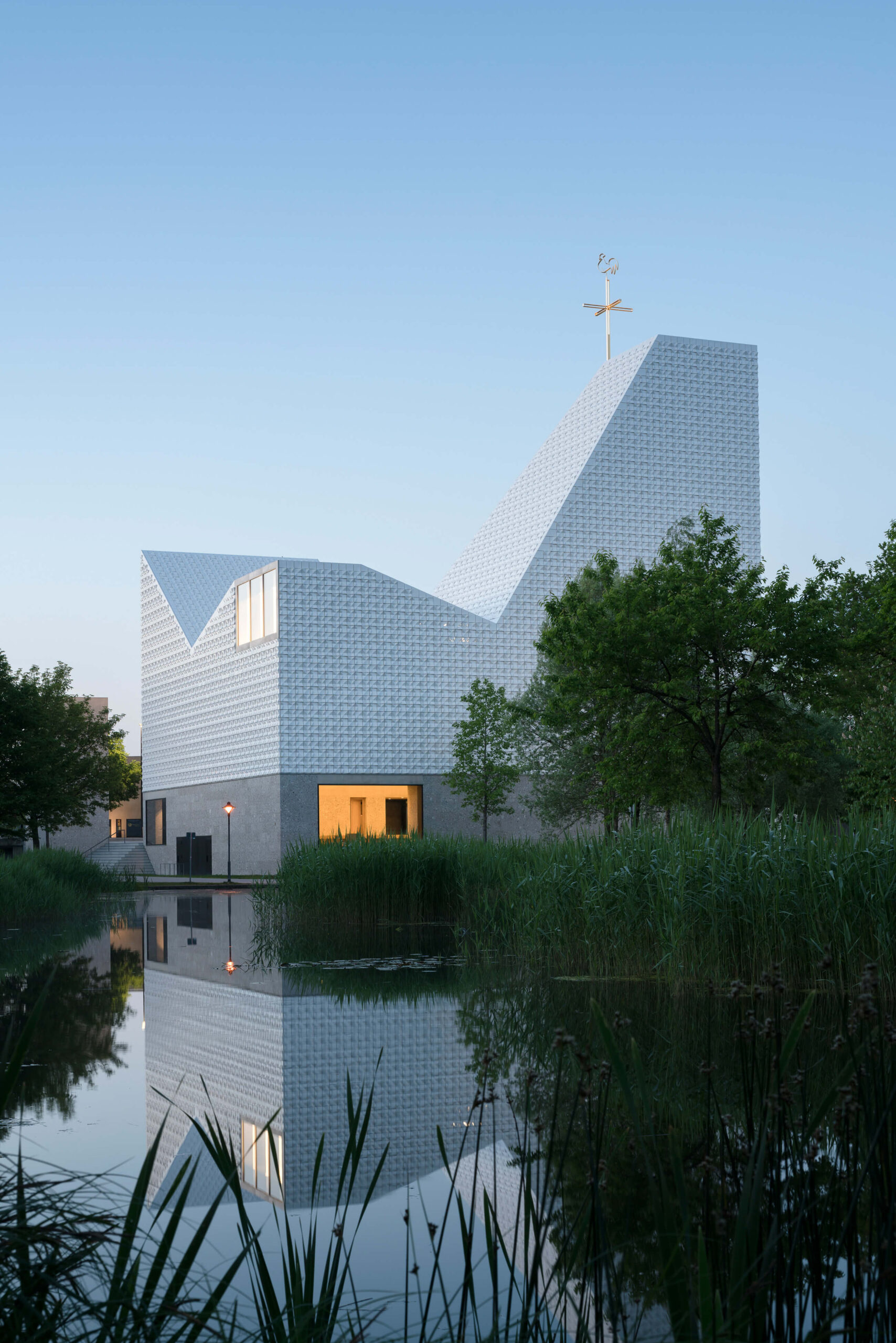 Poi-1 Church of seliger pater rupert mayer / meck architekten