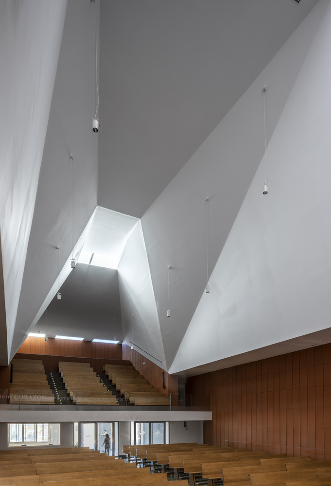 Smg church complex / ramón fernández-alonso