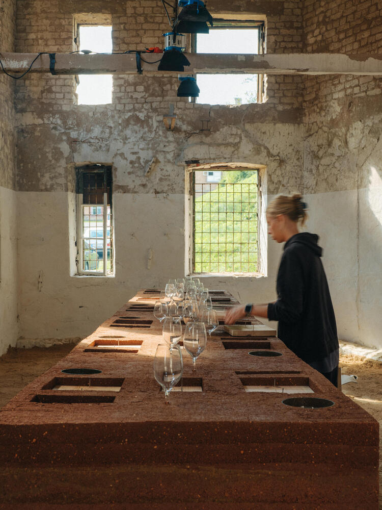 Gtun4372 Restaurant 0 / studio kuidas. Works