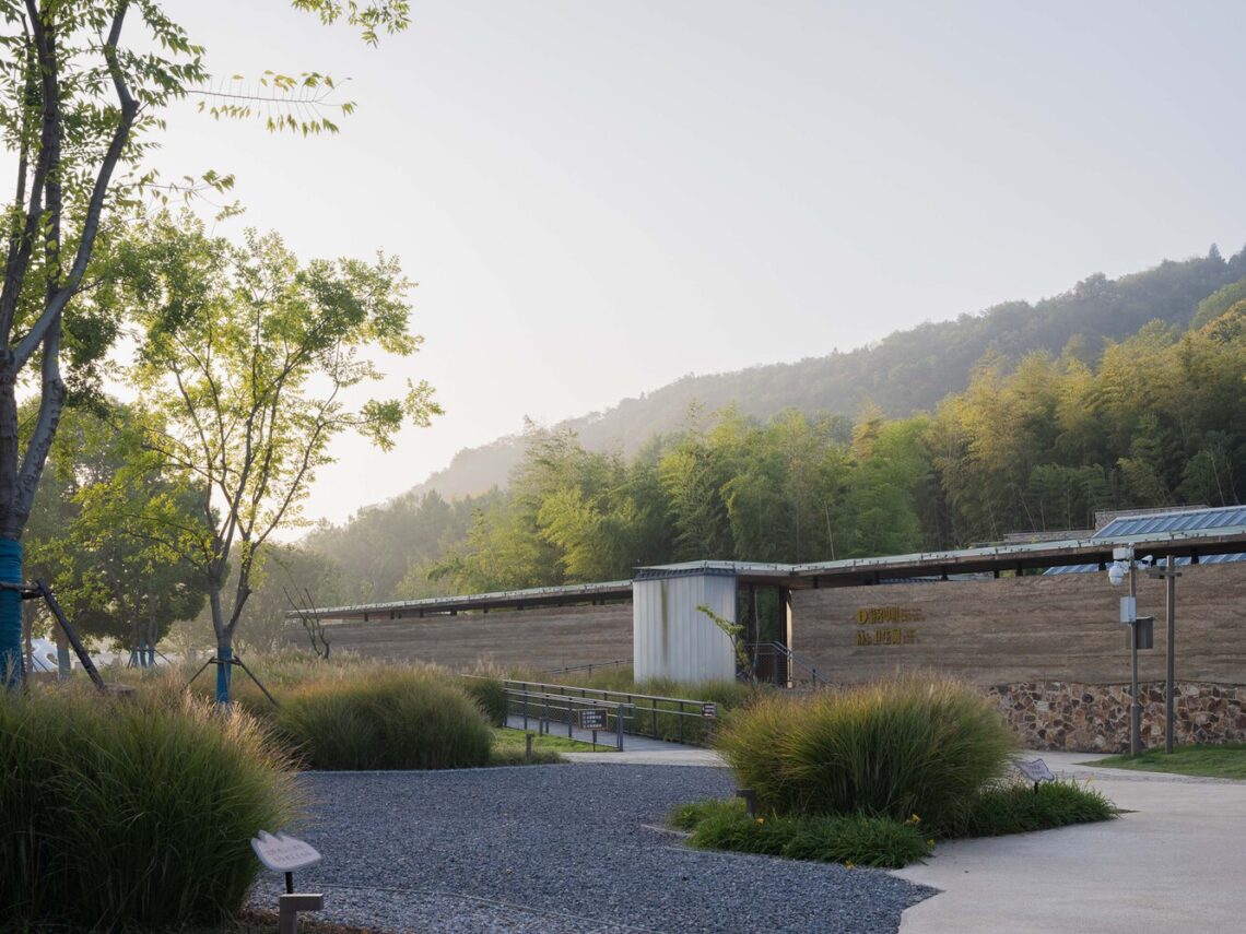 The Tourist Service Station Of Tangshan Ape Man Cave / Aeseu Architectural Technology And Art Studio 3 The tourist service station of tangshan ape man cave / aeseu architectural technology and art studio