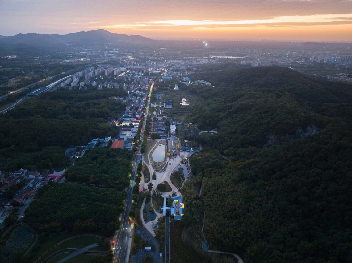 The Tourist Service Station Of Tangshan Ape Man Cave / Aeseu Architectural Technology And Art Studio 84 The tourist service station of tangshan ape man cave / aeseu architectural technology and art studio