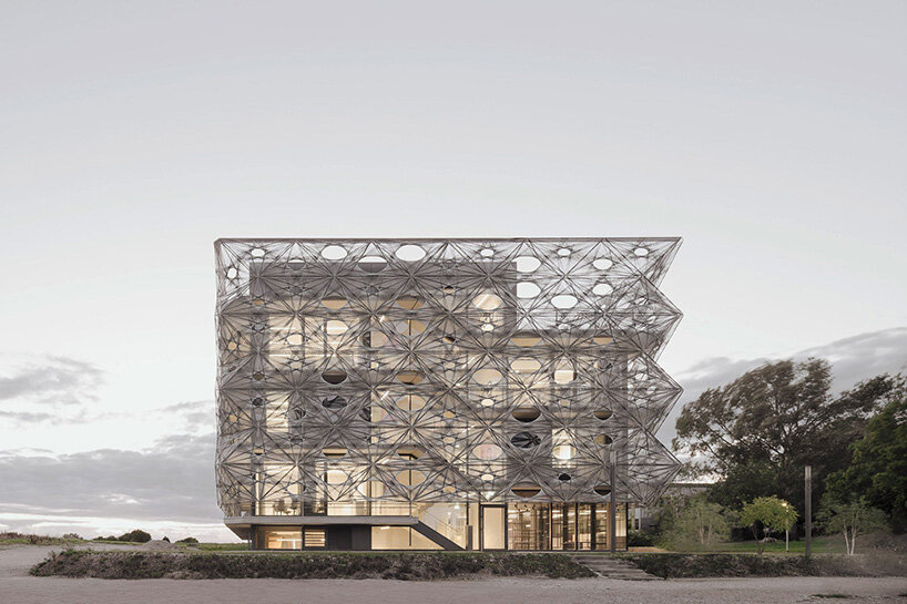 Texoversum Education Center / Allmannwappner + Menges Scheffler Architekten 2 Wrapped in a robotically woven facade, texoversum university building opens in germany