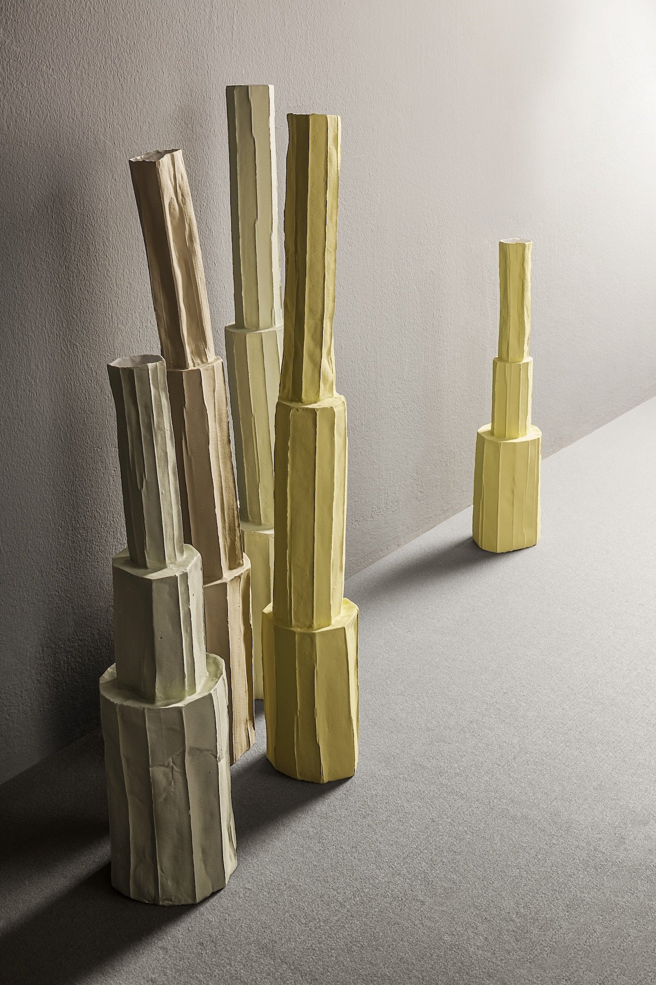 V7C1029-1-2000X2000-Q85 Paola paronetto introduces new nature-inspired paper clay vessels