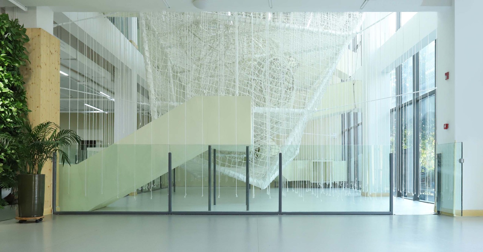 A walking box / unarchitecte