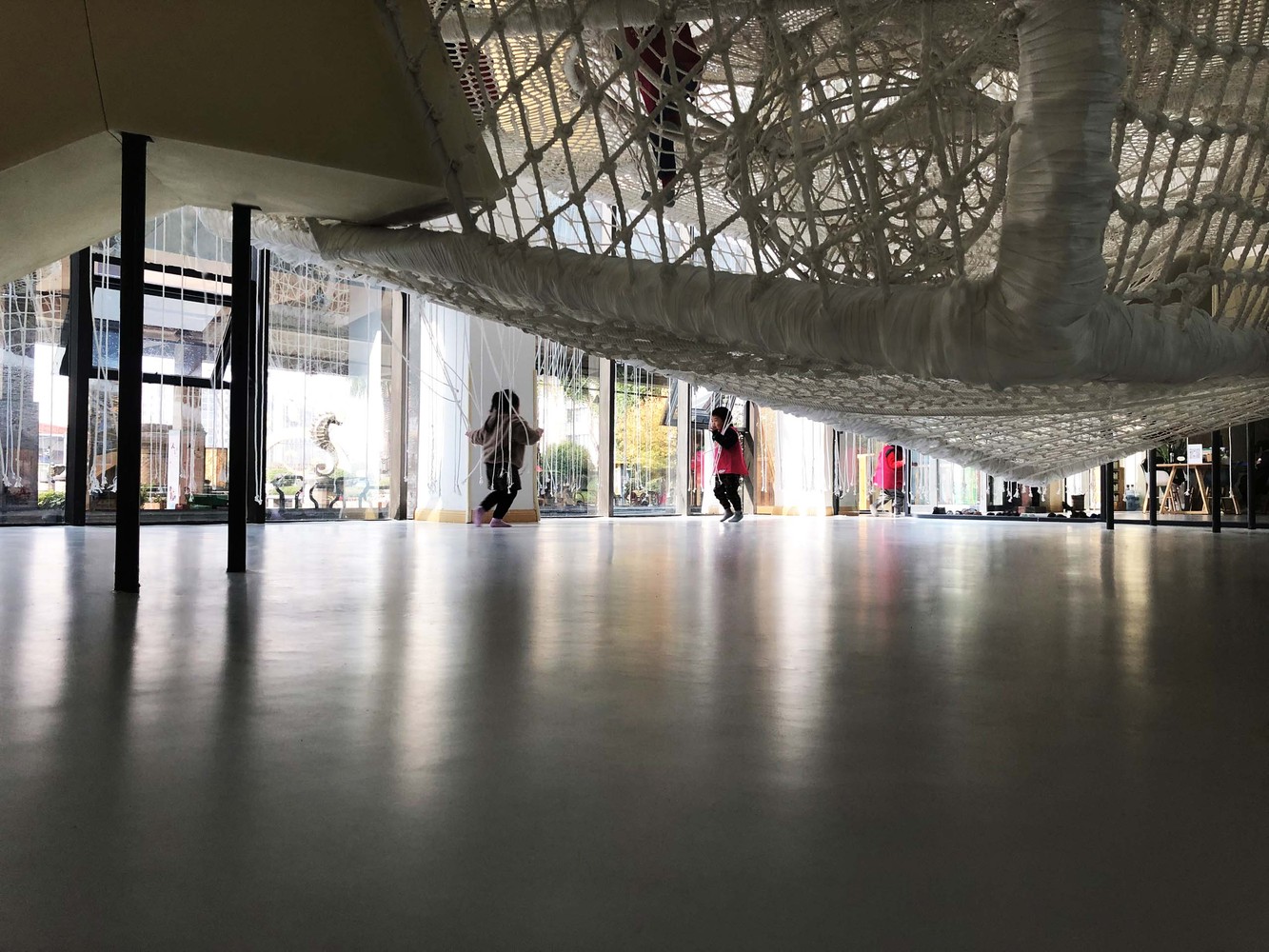 A walking box / unarchitecte