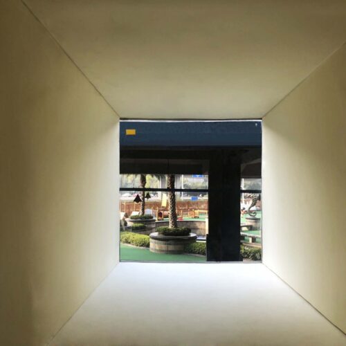 A walking box / unarchitecte
