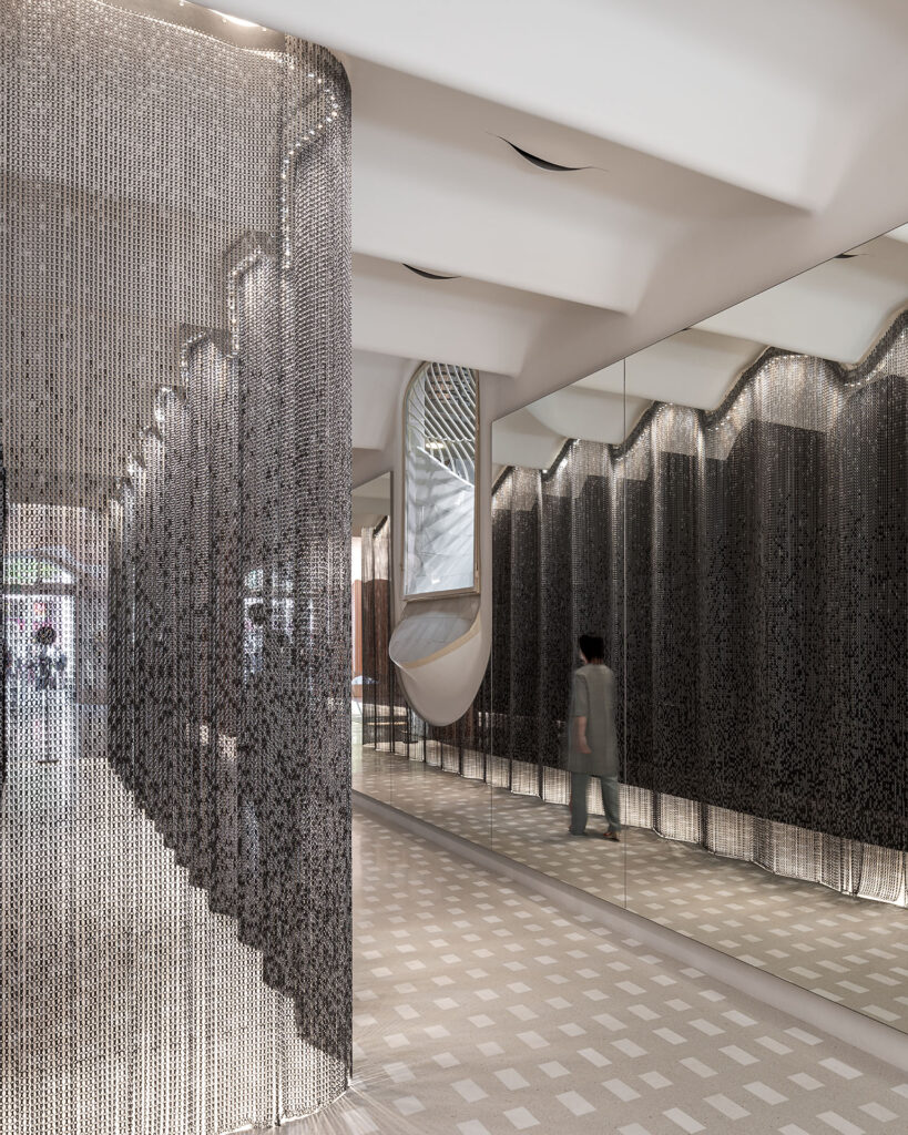 New Interior For Casa Batlló Stairs &Amp; Atrium / Kengo Kuma &Amp; Associates 6 New interior for casa batlló stairs & atrium / kengo kuma & associates
