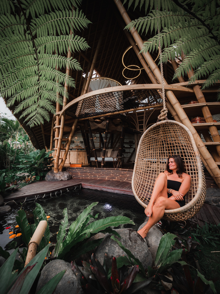 P1944985 Hideout horizon bamboo house / studio wna