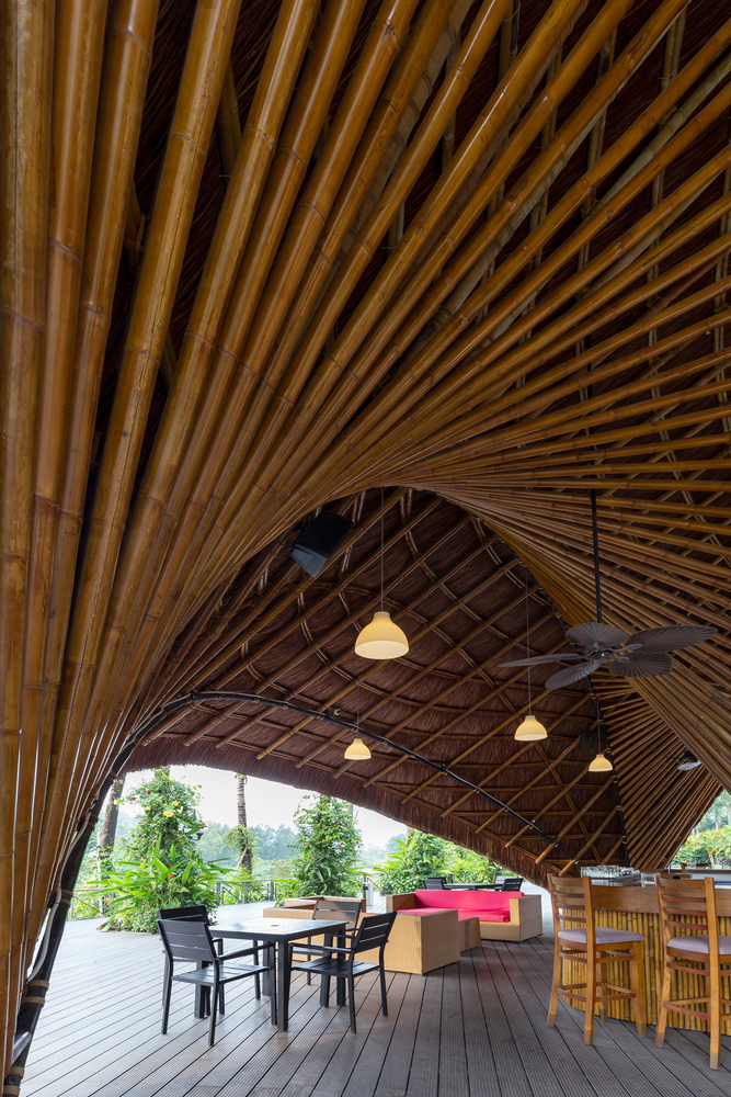Flamingo bamboo pavilion / bambubuild