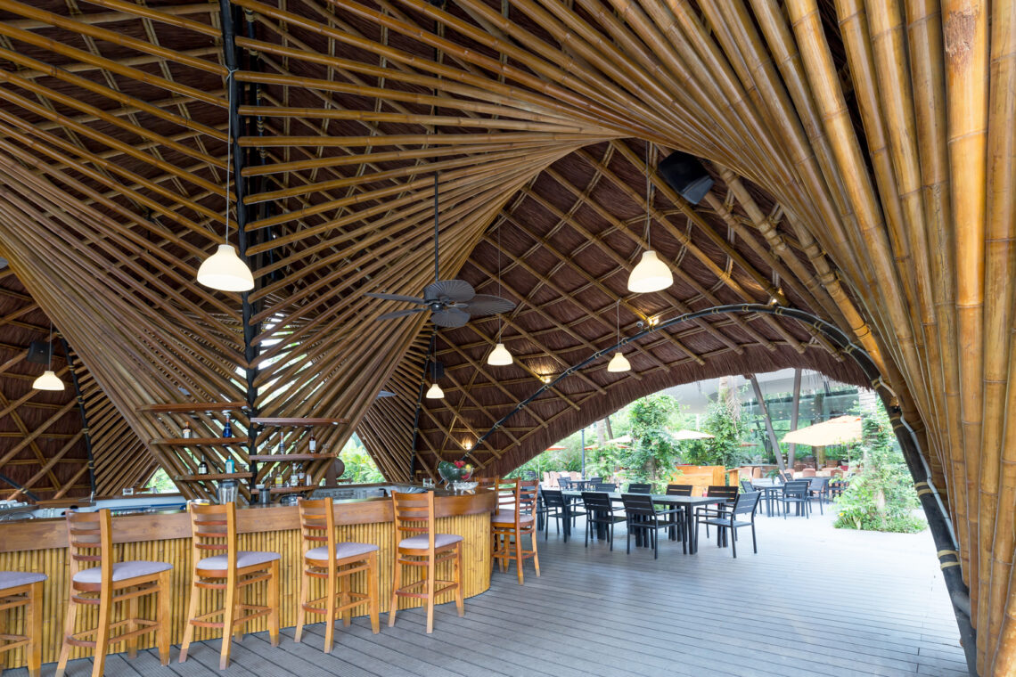 Flamingo bamboo pavilion / bambubuild