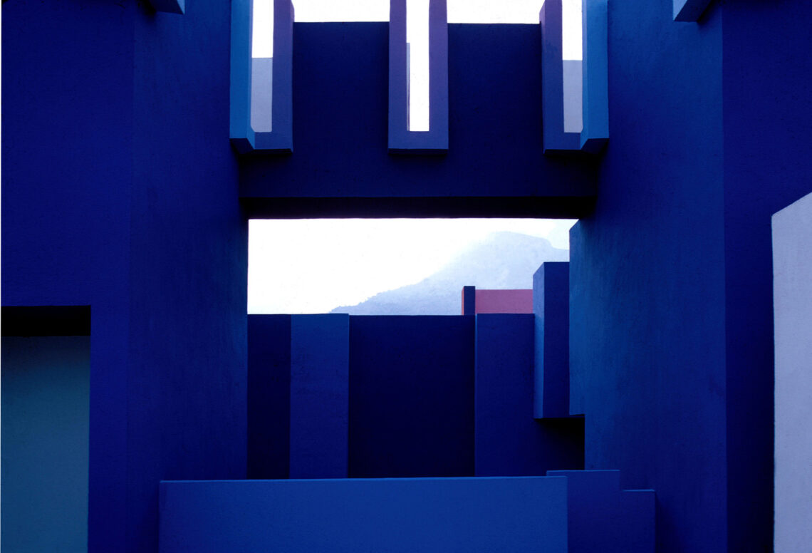 La muralla roja / ricardo bofill | classics on architecture lab