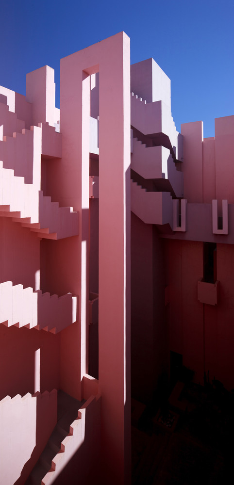 La muralla roja / ricardo bofill | classics on architecture lab