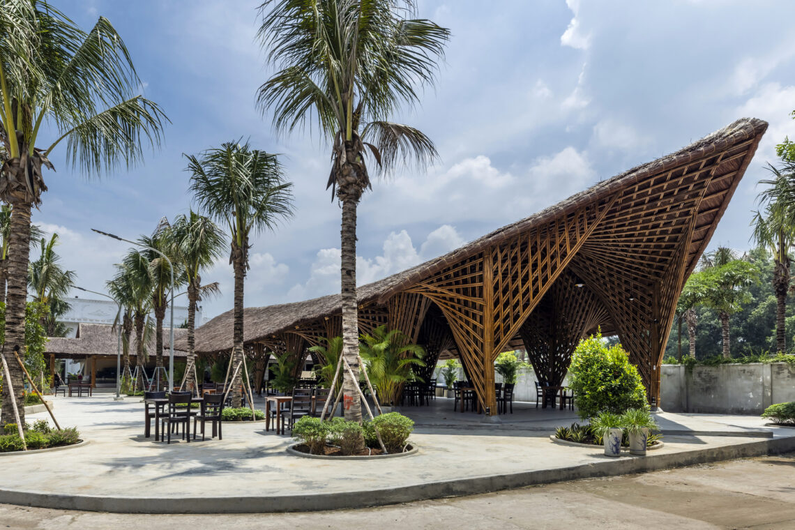 Keeng seafood restaurant / bambubuild