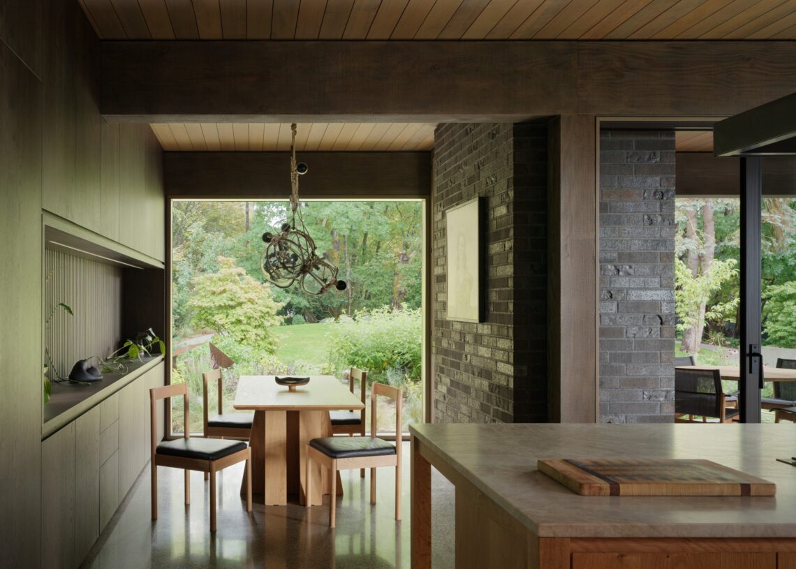 Loyal captain / heliotrope architects