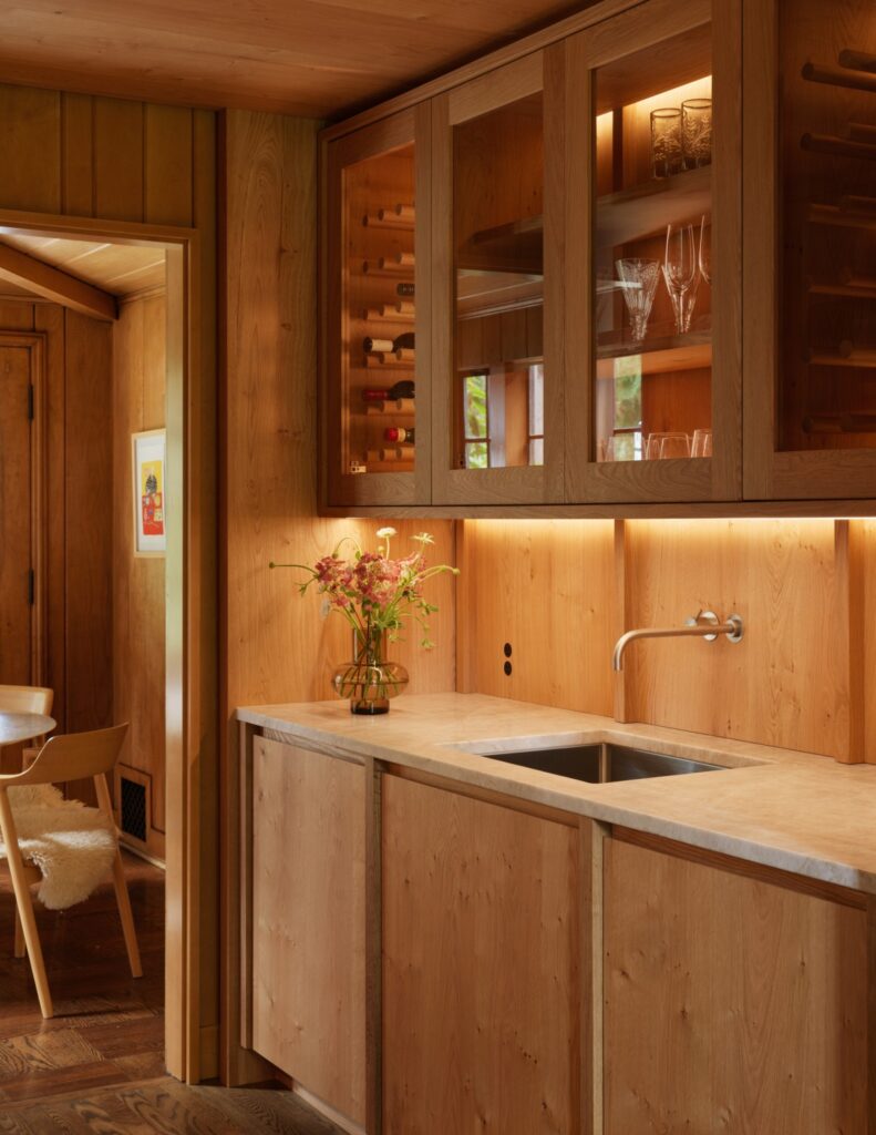Loyal captain / heliotrope architects